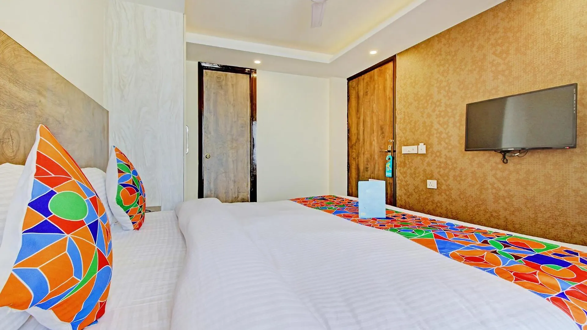 Hotel Fabhotel Soft Petals Gurgaon