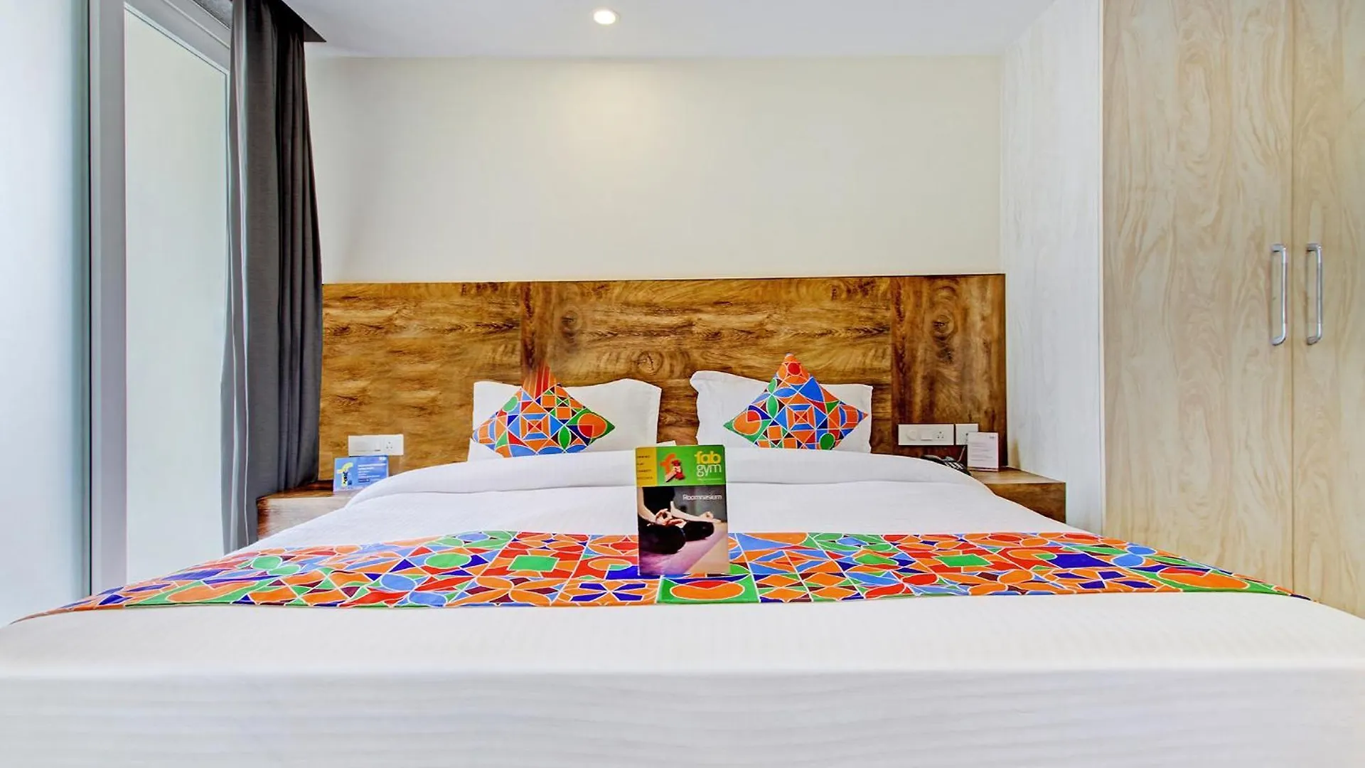 *** Hotel Fabhotel Soft Petals Gurgaon India
