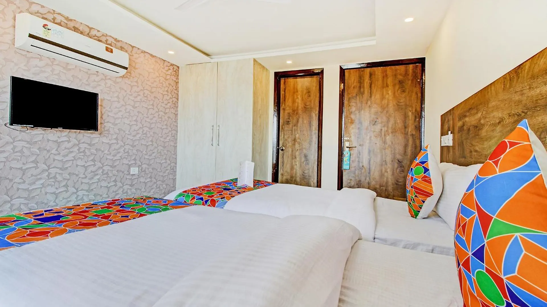 Fabhotel Soft Petals Gurgaon Hotel